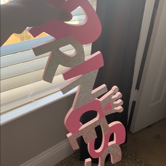 Princess sign - Picture 5 of 5